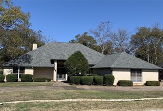 6002 Nutcracker Drive, Granbury, TX 76049