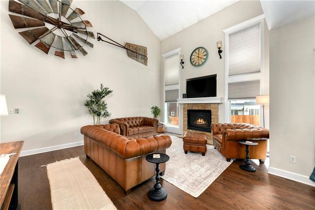 34541 W 83rd Street, De Soto, KS 66018