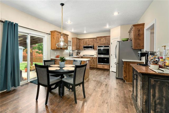 34541 W 83rd Street, De Soto, KS 66018