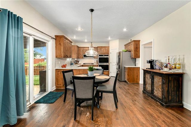 34541 W 83rd Street, De Soto, KS 66018