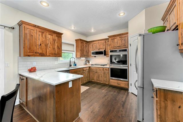 34541 W 83rd Street, De Soto, KS 66018