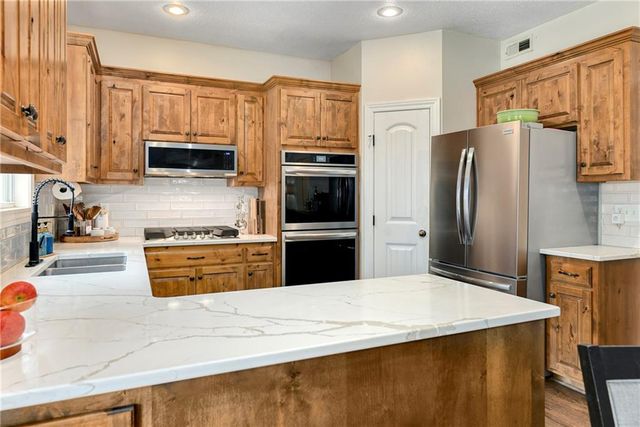 34541 W 83rd Street, De Soto, KS 66018