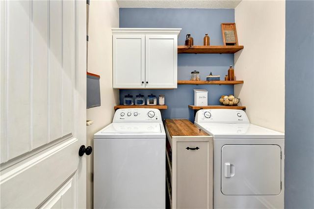 34541 W 83rd Street, De Soto, KS 66018