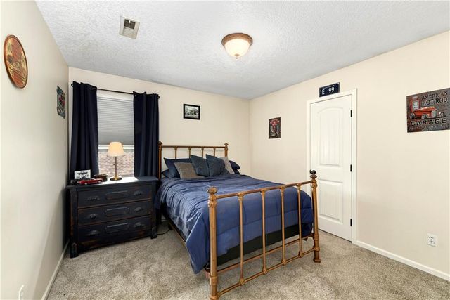 34541 W 83rd Street, De Soto, KS 66018