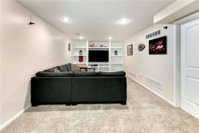 34541 W 83rd Street, De Soto, KS 66018