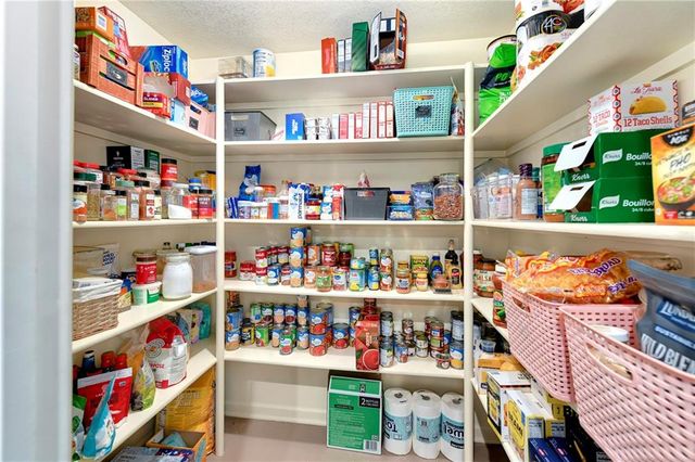 34541 W 83rd Street, De Soto, KS 66018
