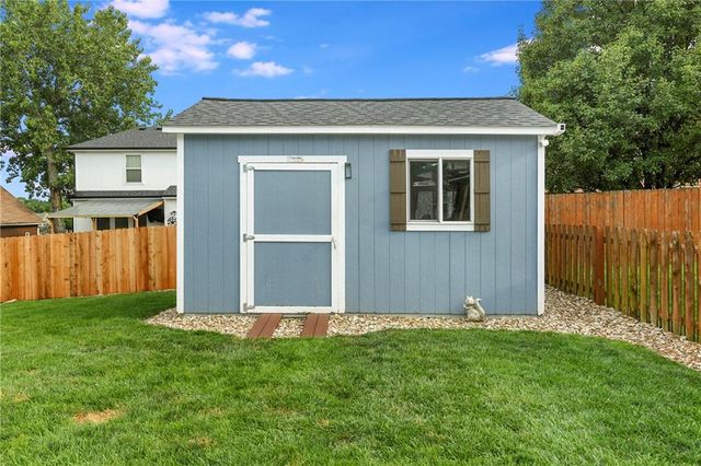 34541 W 83rd Street, De Soto, KS 66018