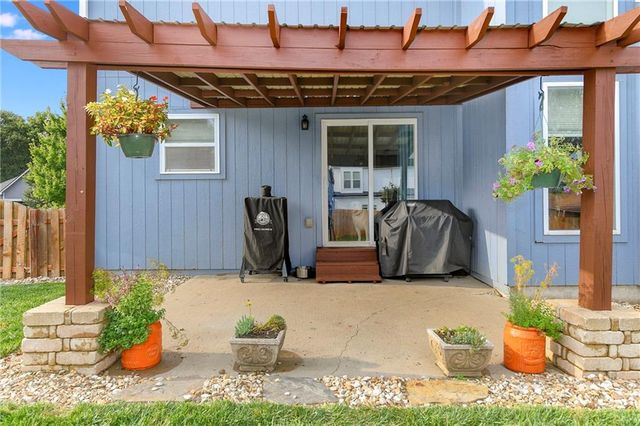 34541 W 83rd Street, De Soto, KS 66018