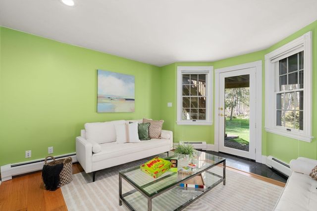 13 Cot Hill Road, Bedford, MA 01730