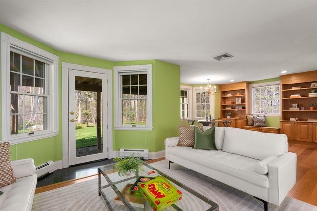 13 Cot Hill Road, Bedford, MA 01730