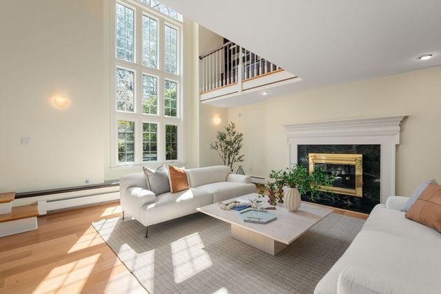 13 Cot Hill Road, Bedford, MA 01730