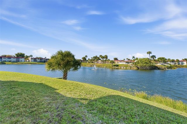 401 Lake Frances Drive 401, West Palm Beach, FL 33411