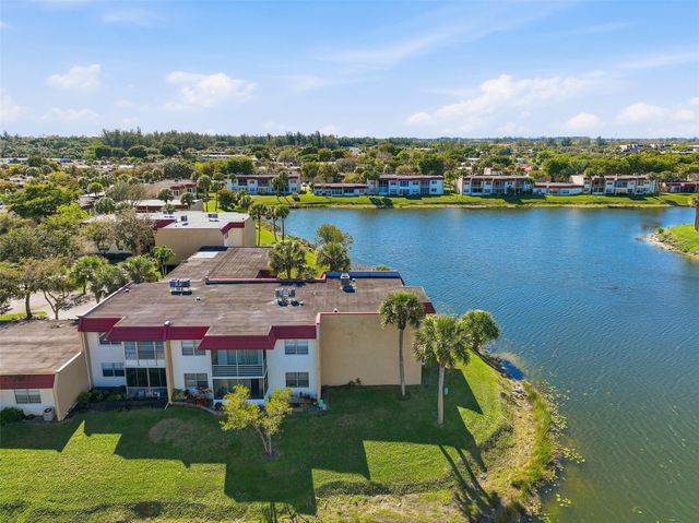 401 Lake Frances Drive 401, West Palm Beach, FL 33411