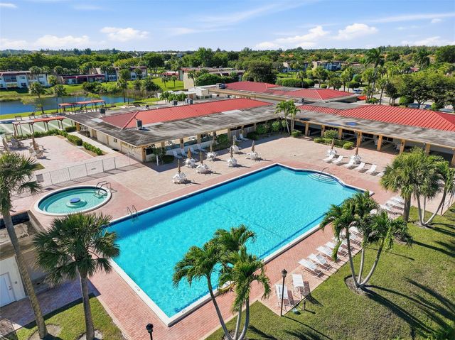 401 Lake Frances Drive 401, West Palm Beach, FL 33411