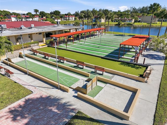 401 Lake Frances Drive 401, West Palm Beach, FL 33411