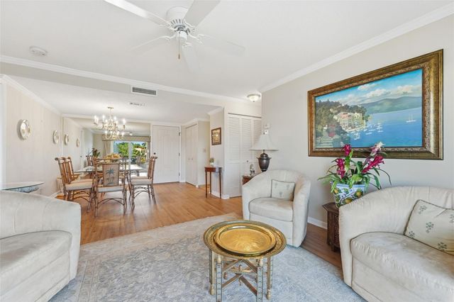 401 Lake Frances Drive 401, West Palm Beach, FL 33411