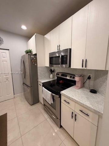 2279 NE 42nd Cir, Homestead, FL 33033