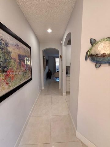 2279 NE 42nd Cir, Homestead, FL 33033