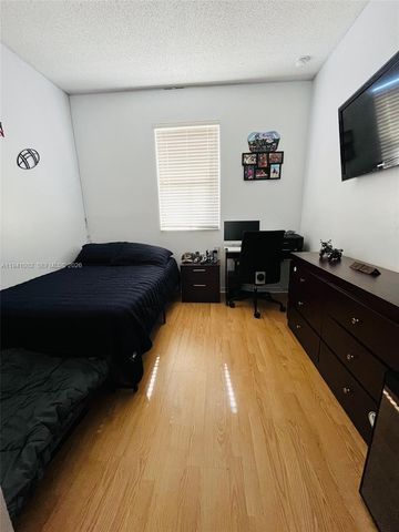 2279 NE 42nd Cir, Homestead, FL 33033