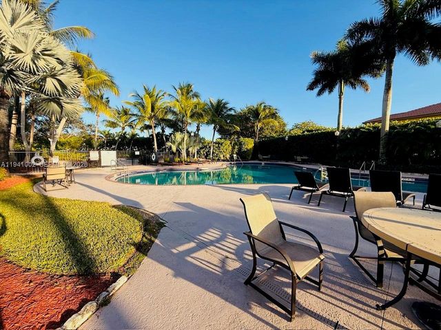 2279 NE 42nd Cir, Homestead, FL 33033