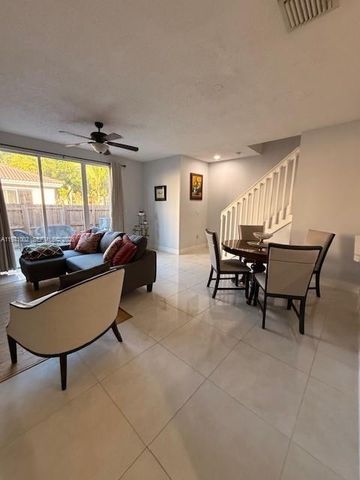 2279 NE 42nd Cir, Homestead, FL 33033