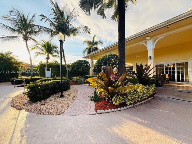 2279 NE 42nd Cir, Homestead, FL 33033