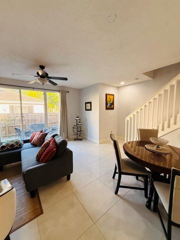 2279 NE 42nd Cir, Homestead, FL 33033