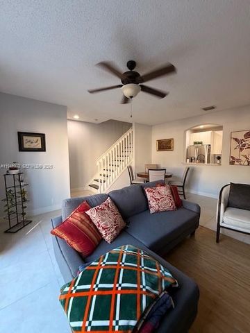 2279 NE 42nd Cir, Homestead, FL 33033