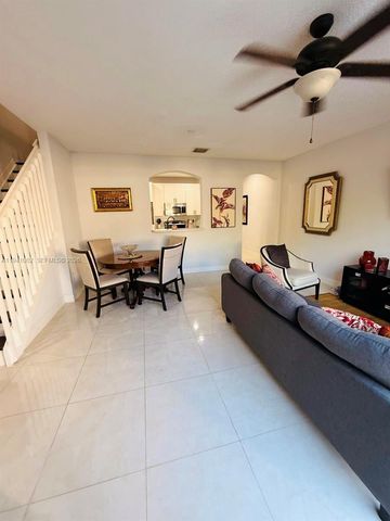 2279 NE 42nd Cir, Homestead, FL 33033