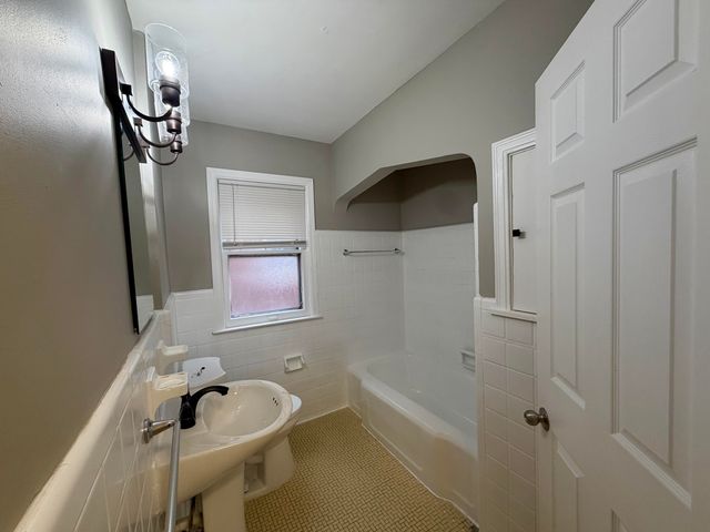 3482 Grayton Street, Detroit, MI 48224