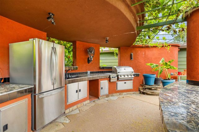 1103 Martin Street, Houston, TX 77018