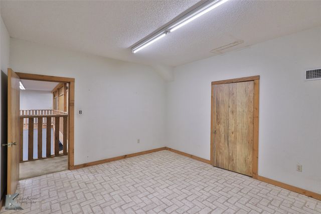 1402 S Clack Street, Abilene, TX 79605