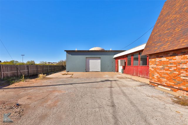 1402 S Clack Street, Abilene, TX 79605