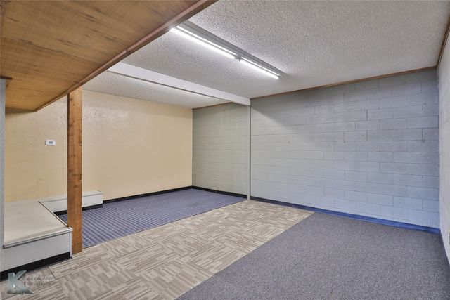 1402 S Clack Street, Abilene, TX 79605