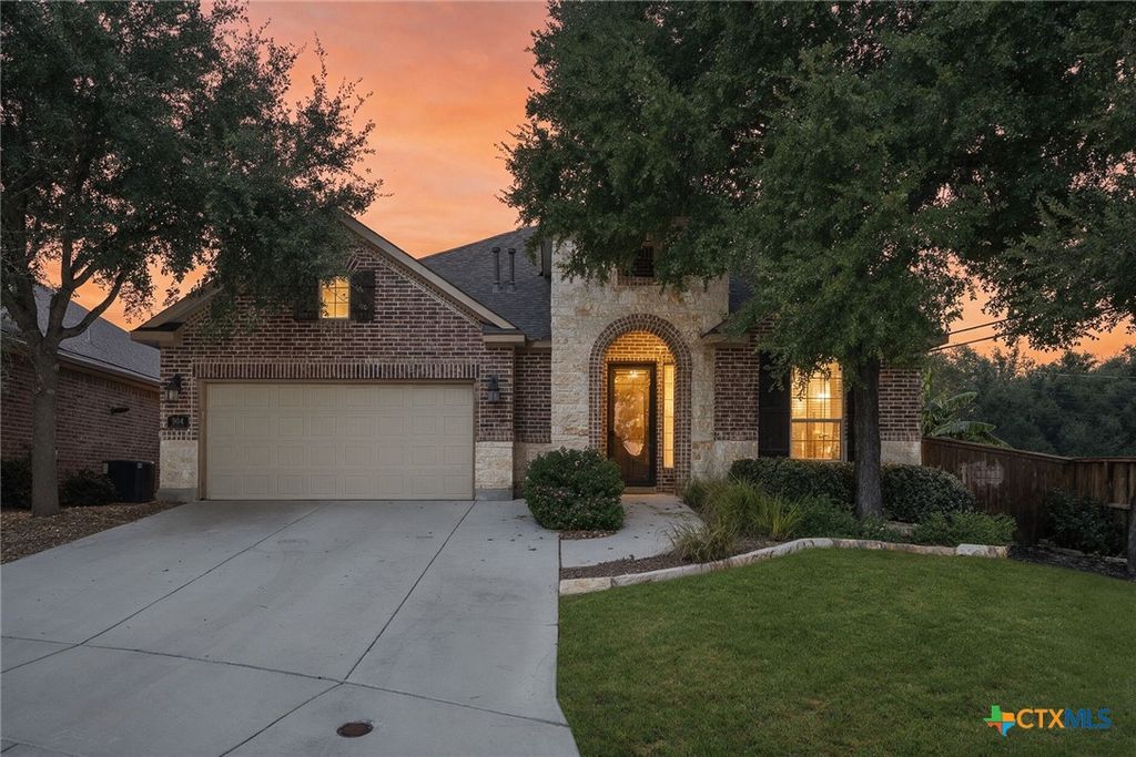 Image 1 of property listing at 904 Beechwood Lane, New Braunfels, TX 78130
