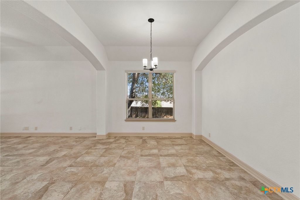 Image 10 of property listing at 904 Beechwood Lane, New Braunfels, TX 78130