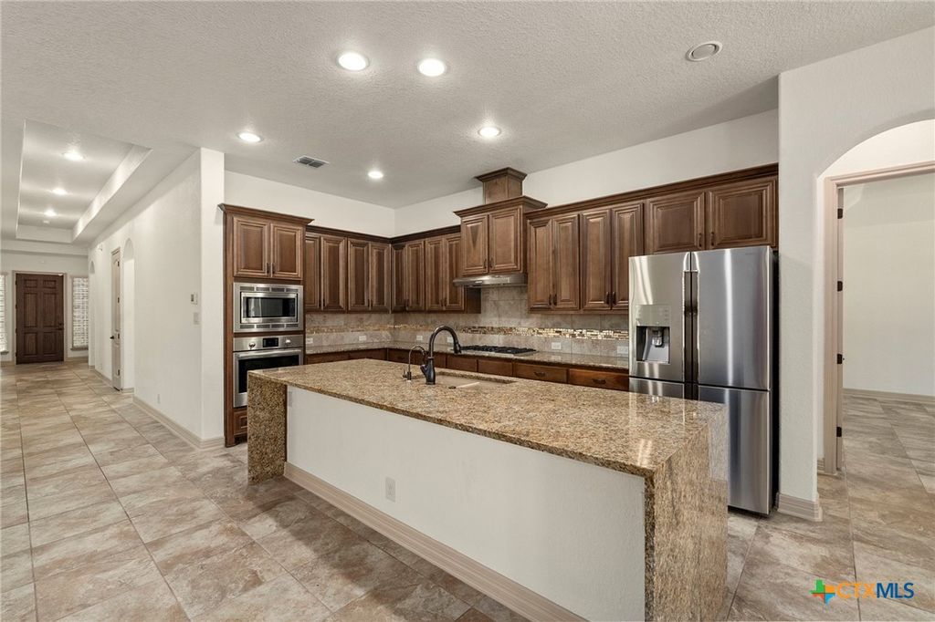 Image 15 of property listing at 904 Beechwood Lane, New Braunfels, TX 78130