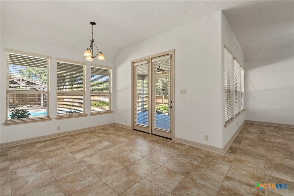 Image 18 of property listing at 904 Beechwood Lane, New Braunfels, TX 78130