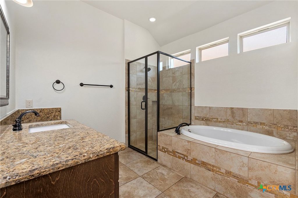 Image 24 of property listing at 904 Beechwood Lane, New Braunfels, TX 78130