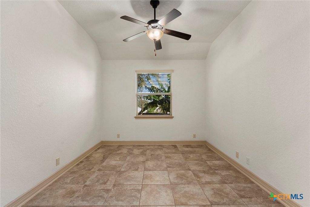 Image 27 of property listing at 904 Beechwood Lane, New Braunfels, TX 78130