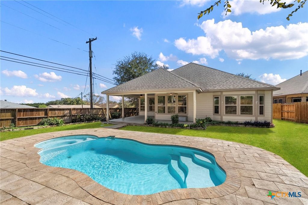 Image 37 of property listing at 904 Beechwood Lane, New Braunfels, TX 78130