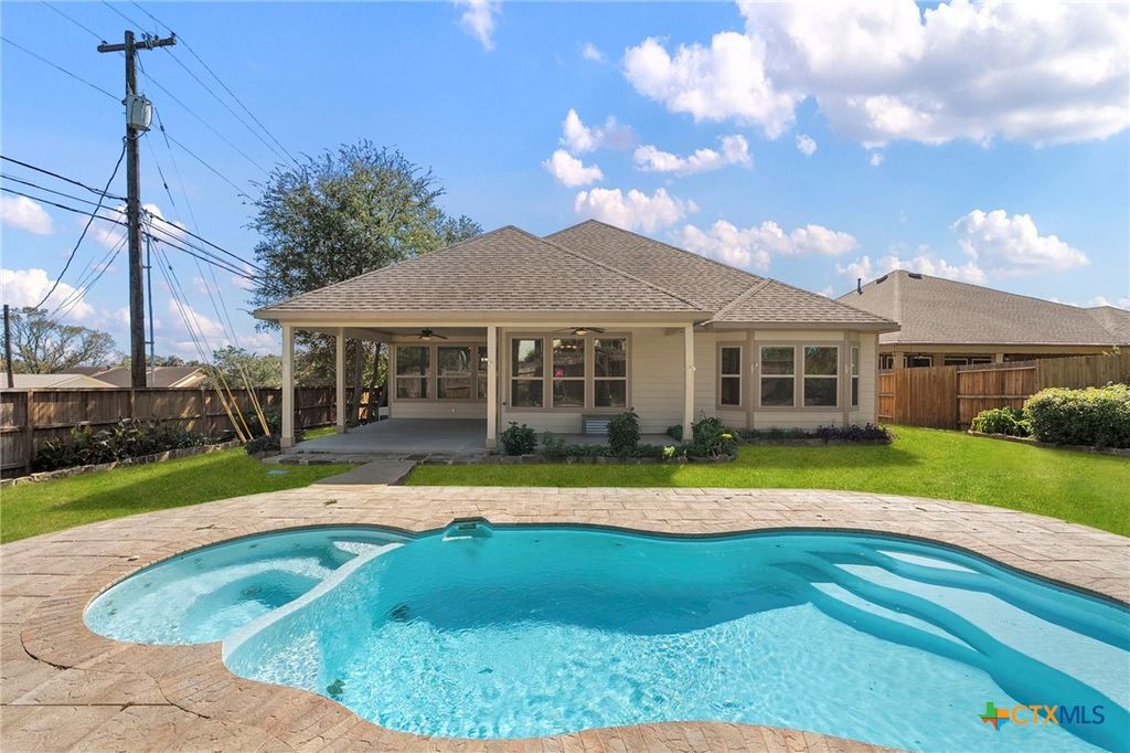 Image 38 of property listing at 904 Beechwood Lane, New Braunfels, TX 78130