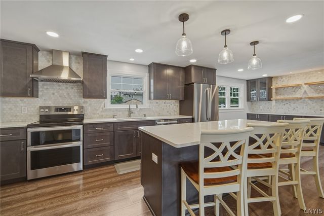 203 Riverdale Road, Clay, NY 13090