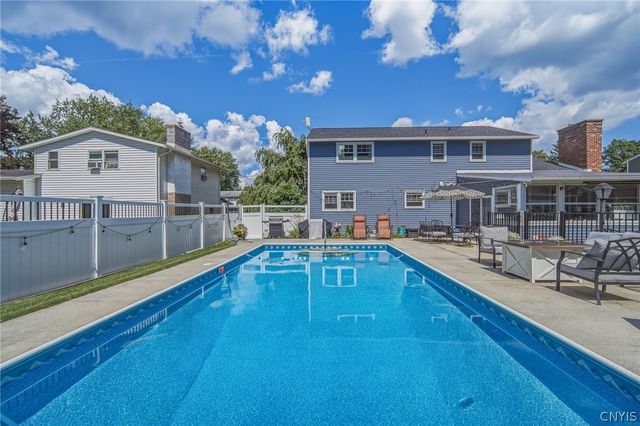 203 Riverdale Road, Clay, NY 13090
