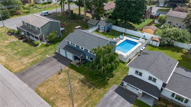 203 Riverdale Road, Clay, NY 13090