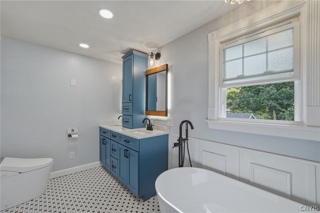 203 Riverdale Road, Clay, NY 13090