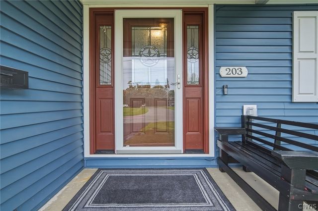 203 Riverdale Road, Clay, NY 13090