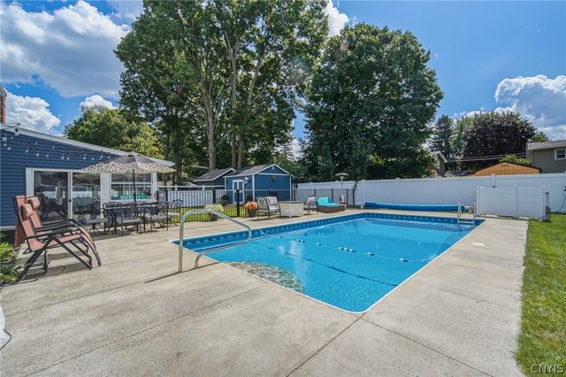203 Riverdale Road, Clay, NY 13090
