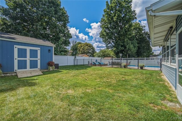 203 Riverdale Road, Clay, NY 13090