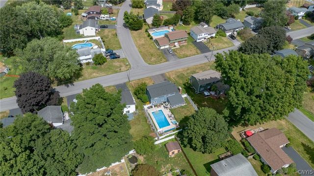 203 Riverdale Road, Clay, NY 13090